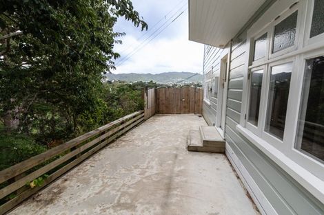 Photo of property in 2/139 Wadestown Road, Wadestown, Wellington, 6012