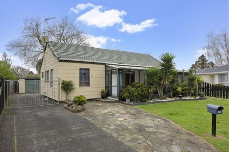 Photo of property in 13 Sharivari Place, Conifer Grove, Takanini, 2112