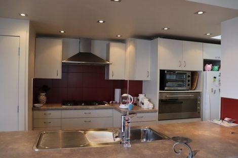 Photo of property in 80 Marine Parade, Bluff, 9814