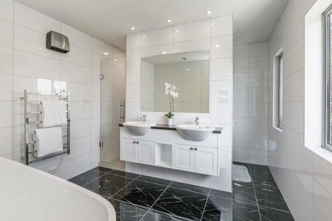 Photo of property in 47 Blacks Road, Greenhithe, Auckland, 0632