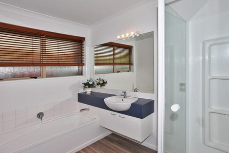 Photo of property in 2 Glencullen Drive, Casebrook, Christchurch, 8051