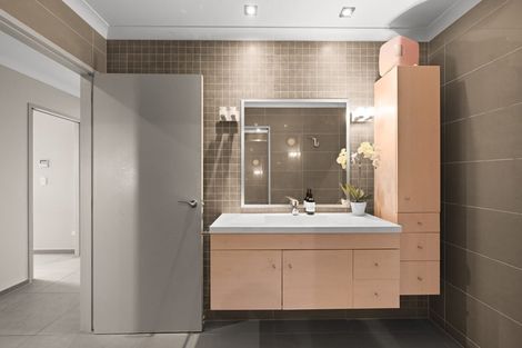 Photo of property in 21 Raddington Way, Huntington, Hamilton, 3210