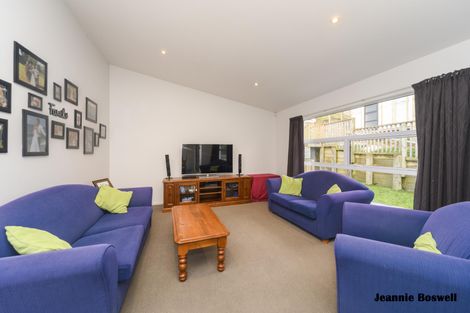 Photo of property in 105 Cashmere Drive, Fitzherbert, Palmerston North, 4410