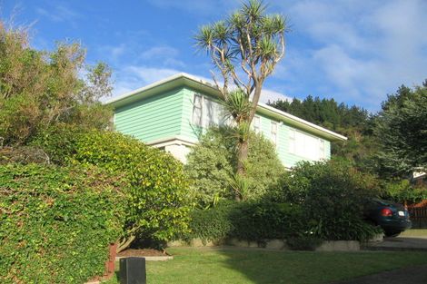 Photo of property in 21 Turriff Crescent, Tawa, Wellington, 5028