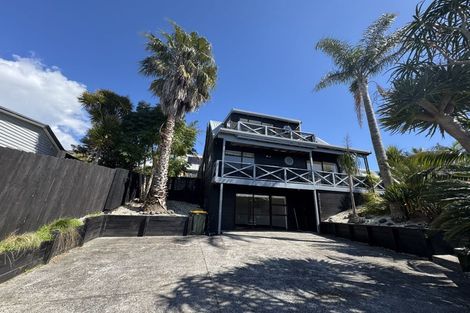 Photo of property in 2/31 Kiteroa Terrace, Rothesay Bay, Auckland, 0630