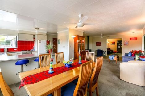 Photo of property in 18 Hickford Place, Okato, 4335