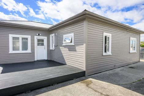 Photo of property in 351 Tremaine Avenue, Takaro, Palmerston North, 4412