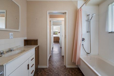 Photo of property in 12 Cargill Grove, Kelvin Grove, Palmerston North, 4414