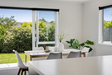 Photo of property in 17 Mahia Lane, Waikanae, 5036