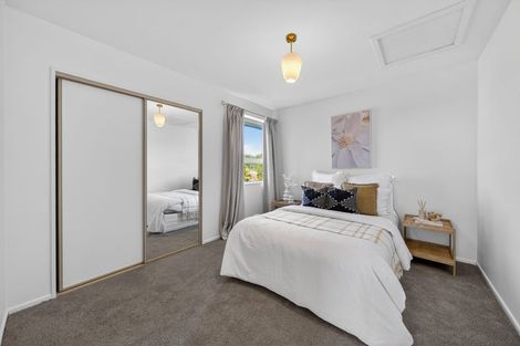 Photo of property in 31 Willowview Drive, Redwood, Christchurch, 8051