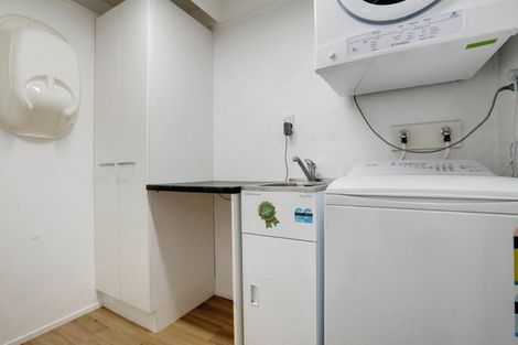 Photo of property in 2/5 Eugen Place, Bayview, Auckland, 0629