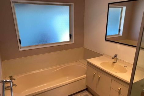 Photo of property in 1a Rimu Place, Taradale, Napier, 4112