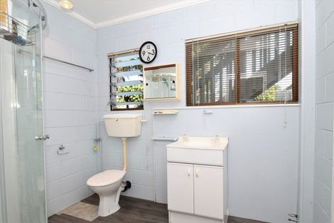 Photo of property in 28 Gibbons Road, Weymouth, Auckland, 2103