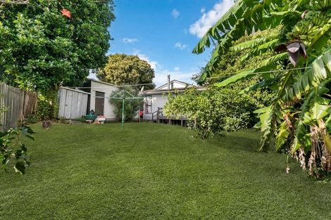Photo of property in 11 Montego Place, Weymouth, Auckland, 2103