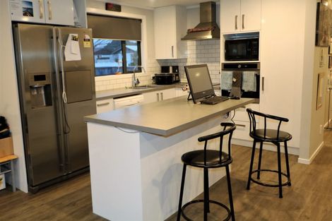 Photo of property in 198 California Drive, Totara Park, Upper Hutt, 5018