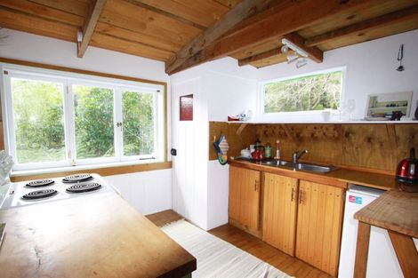 Photo of property in 8 Oxford Terrace, Coromandel, 3506