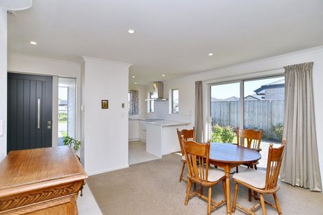 Photo of property in 27 Tutton (pvt) Mews, Rangiora, 7400