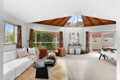 Photo of property in 8 Reading Street, Upper Riccarton, Christchurch, 8041