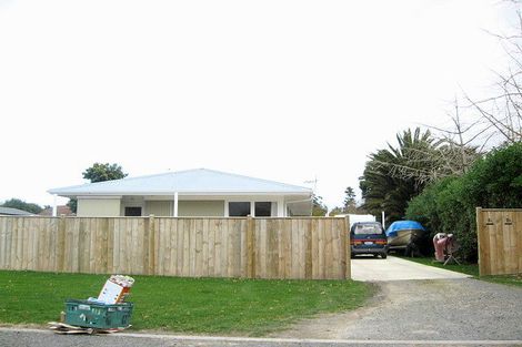 Photo of property in 7 Holden Avenue, Haumoana, 4102