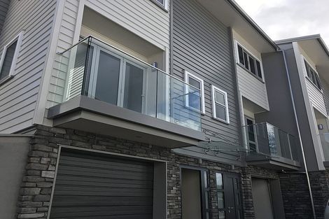 Photo of property in 10/13 Kaihu Street, Northcote, Auckland, 0627