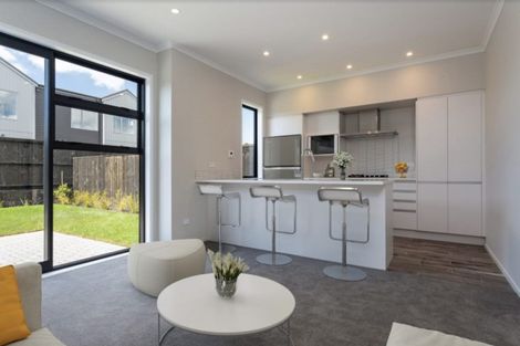 Photo of property in 21 Wai Place, One Tree Point, 0118