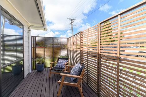 Photo of property in 2/18 Gloria Avenue, Te Atatu Peninsula, Auckland, 0610