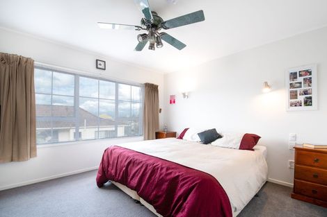 Photo of property in 48 Donovan Avenue, Massey, Auckland, 0614