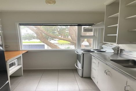 Photo of property in 3/4 Scarborough Terrace, Mount Victoria, Wellington, 6011