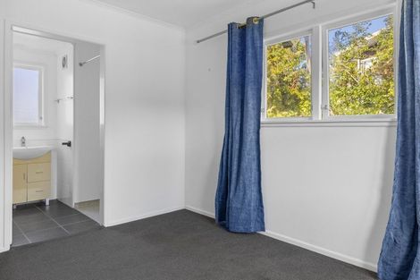 Photo of property in 18 Scenic Heights, Acacia Bay, Taupo, 3330