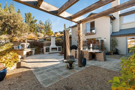 Photo of property in 10 Old Golf Course Road, Bridge Hill, Alexandra, 9320