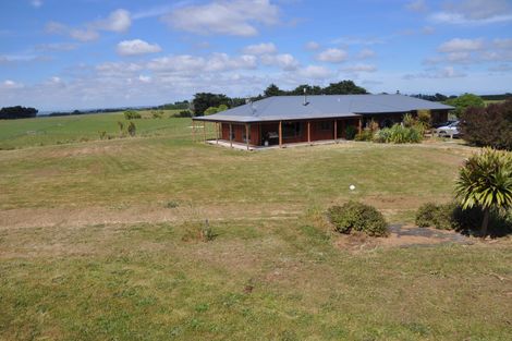 Photo of property in 804 Penny Road, Sanson, Palmerston North, 4479