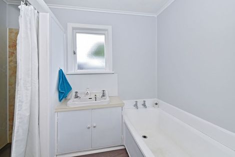 Photo of property in 5 Coles Place, Manurewa, Auckland, 2102