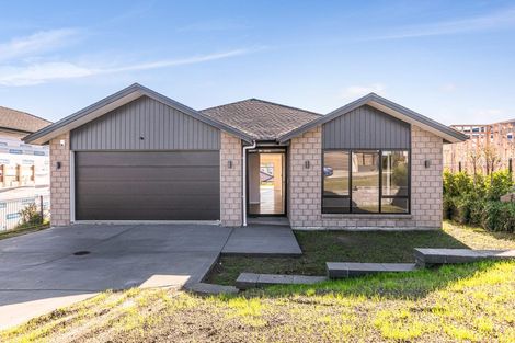 Photo of property in 16 Captain Rings Drive, Papakura, 2110
