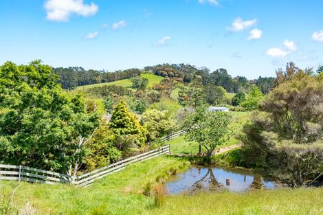 Photo of property in 103 Awa Road, Kumeu, 0891