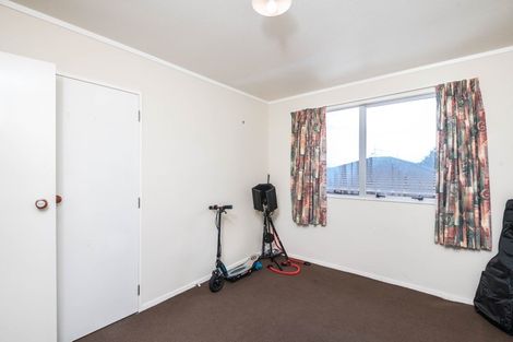 Photo of property in 1/2 Cathie Place, Karori, Wellington, 6012