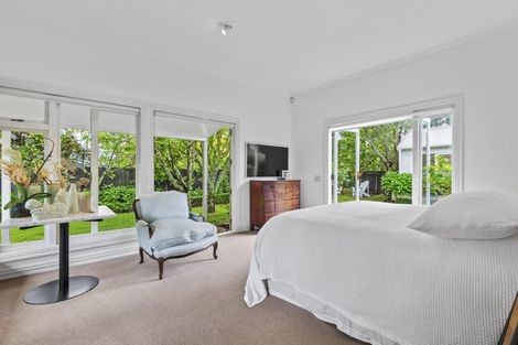 Photo of property in 49b Roland Road, Greenhithe, Auckland, 0632