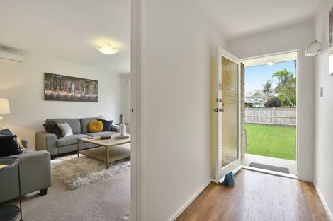 Photo of property in 33b Mccrystal Avenue, Eastern Beach, Auckland, 2012