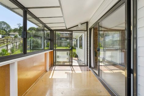 Photo of property in 50 Gatman Street, Birkdale, Auckland, 0626