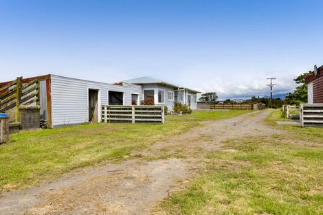 Photo of property in 124 Kahouri Road, Midhirst, Stratford, 4394