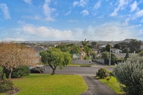 Photo of property in 28 Grassways Avenue, Pakuranga, Auckland, 2010