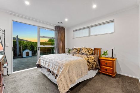 Photo of property in 15 Taikura Avenue, Red Beach, 0932