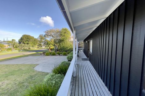 Photo of property in 102 Karaka Place, Matarangi, Whitianga, 3592