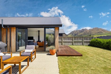 Photo of property in 12 Howden Drive, Jacks Point, 9371