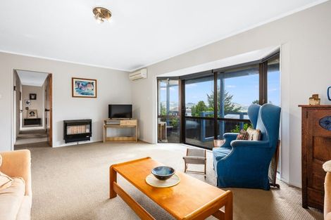 Photo of property in 10 Staysail Place, Whitby, Porirua, 5024