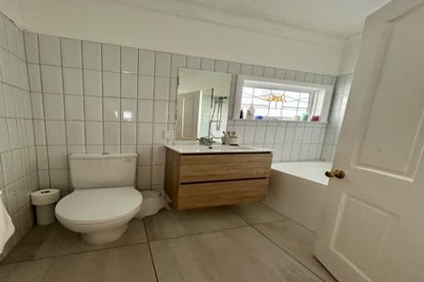 Photo of property in 13 Marine Parade, Eastbourne, Lower Hutt, 5013