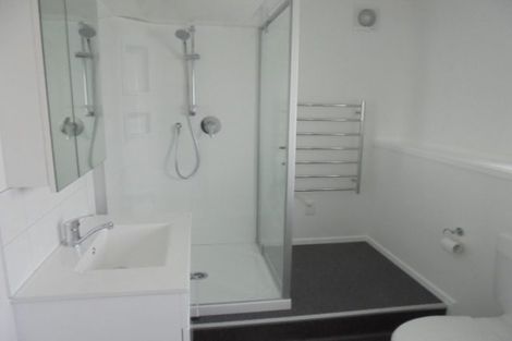 Photo of property in 132a Kelburn Parade, Kelburn, Wellington, 6012