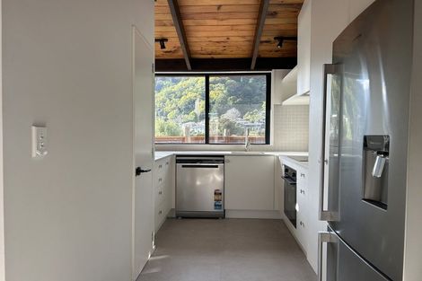 Photo of property in 25a Hampden Street, Picton, 7220