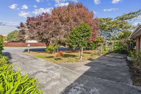 Photo of property in 6 Walton Avenue, Waikanae, 5036
