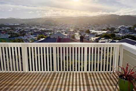 Photo of property in 6 Seddon Terrace, Newtown, Wellington, 6021