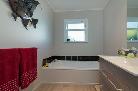 Photo of property in 20 Wharenui Road, Owhata, Rotorua, 3010